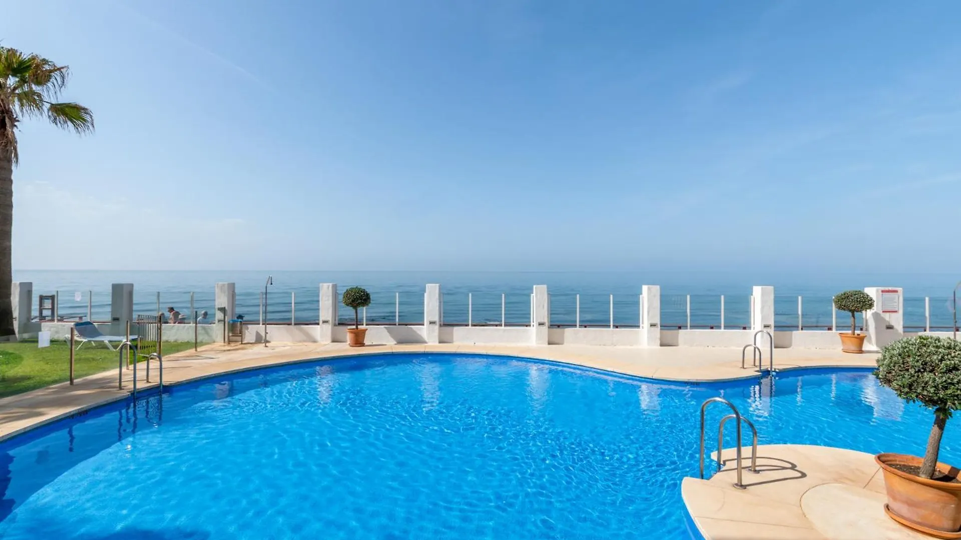 Cozy Beachfront 2Br With Terrace, Pool And Garage Sitio de Calahonda Hiszpania