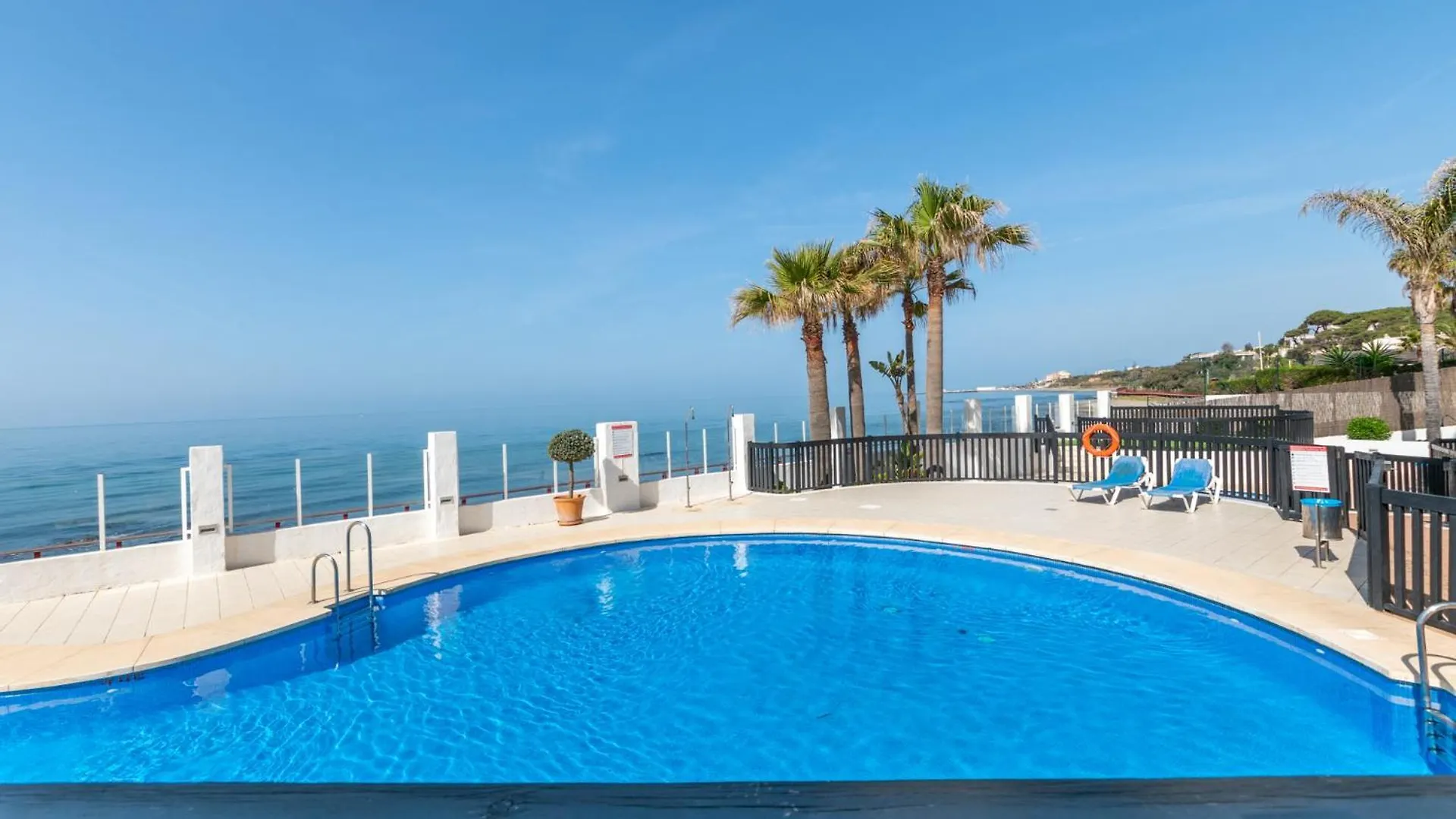 Cozy Beachfront 2Br With Terrace, Pool And Garage Sitio de Calahonda Apartament