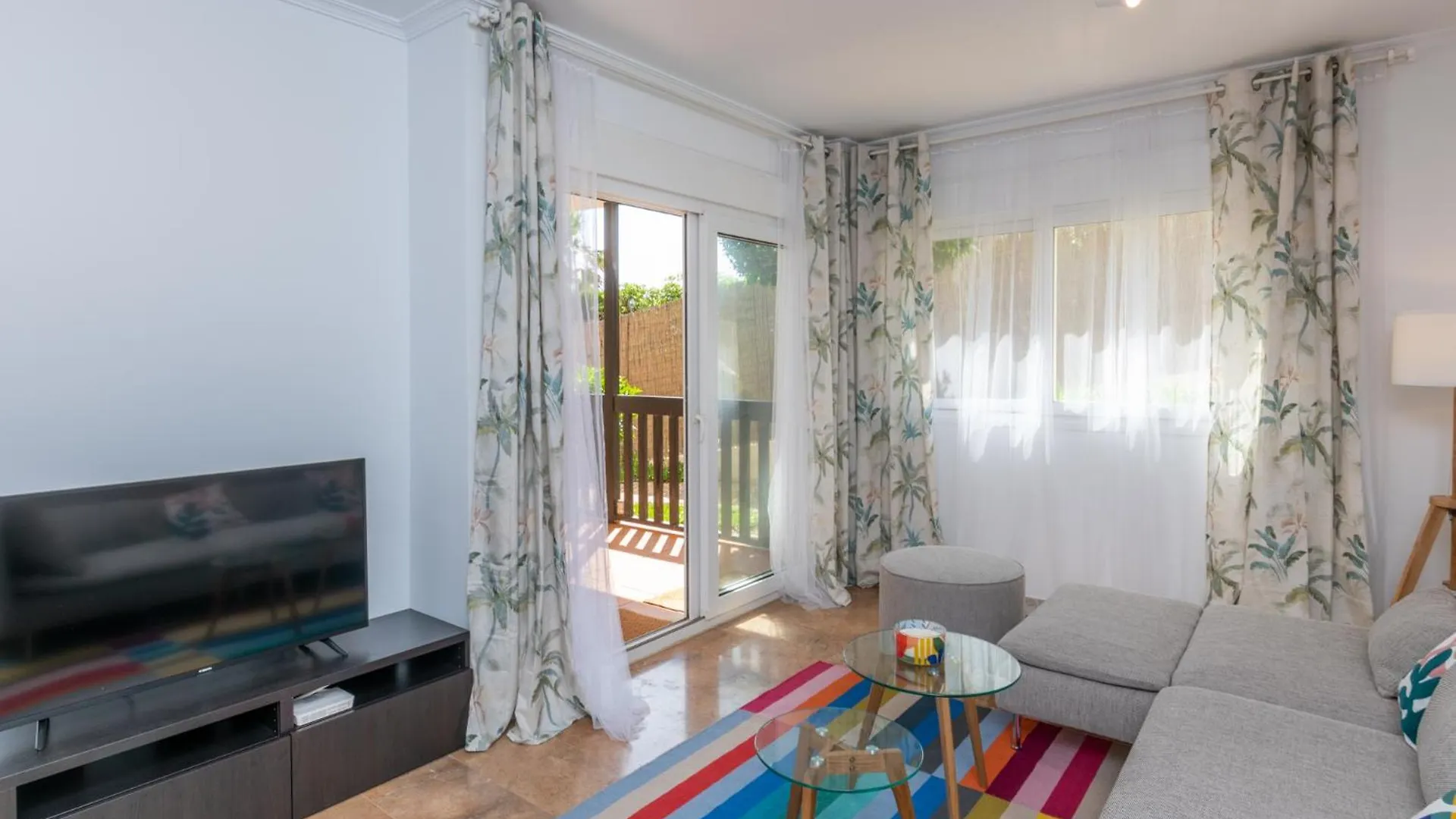 Cozy Beachfront 2Br With Terrace, Pool And Garage Sitio de Calahonda