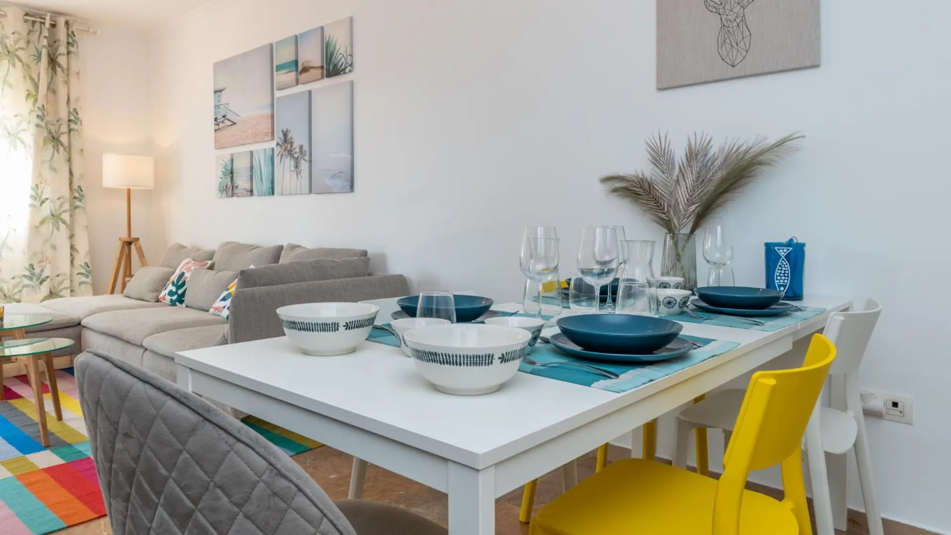Apartment Cozy Beachfront 2Br With Terrace, Pool And Garage Sitio de Calahonda