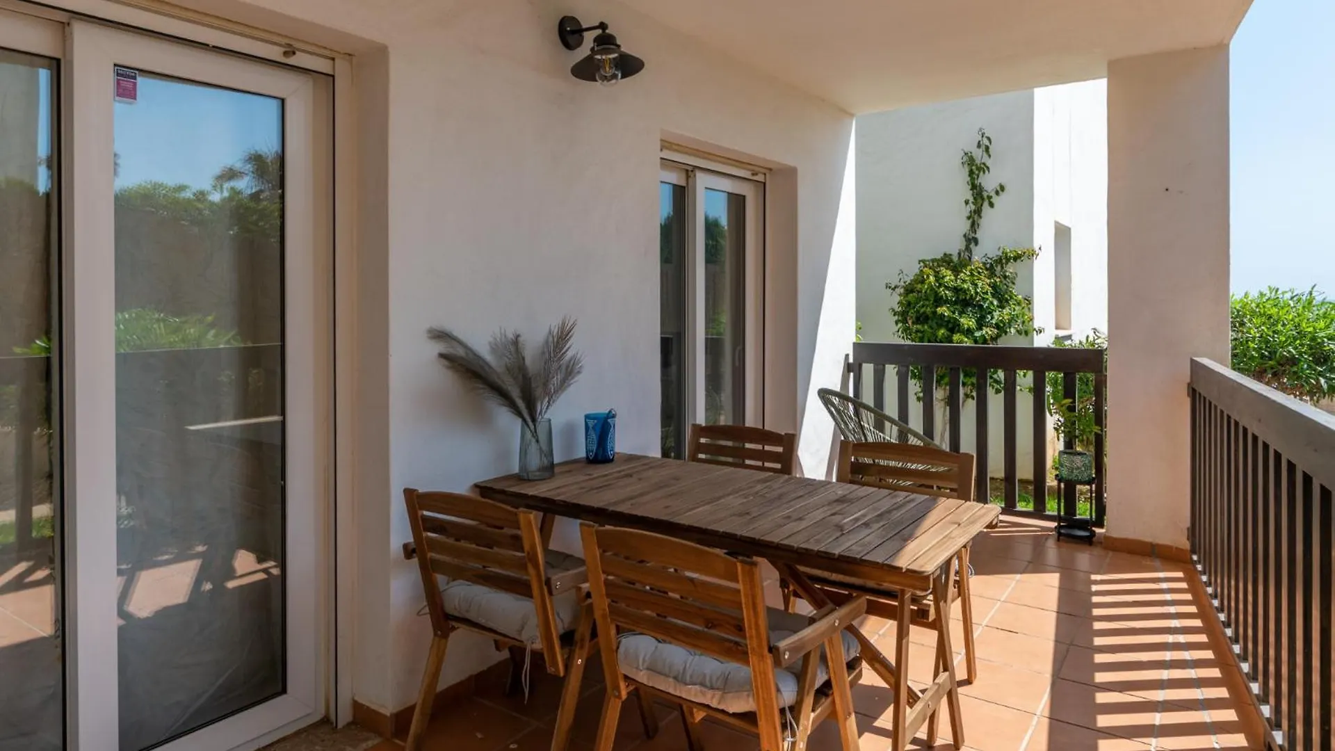 Cozy Beachfront 2Br With Terrace, Pool And Garage Sitio de Calahonda Apartment