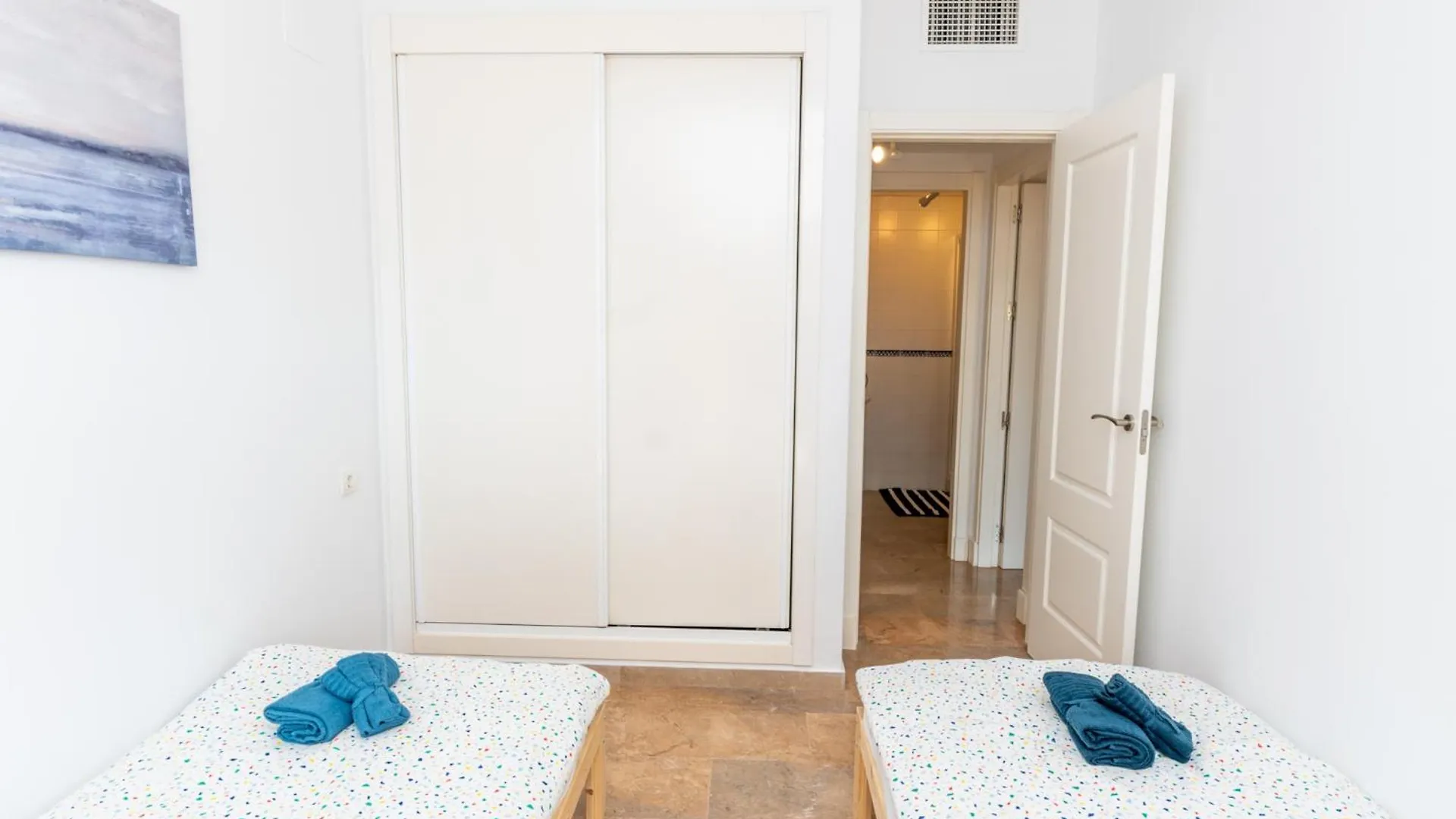 Apartment Cozy Beachfront 2Br With Terrace, Pool And Garage Sitio de Calahonda