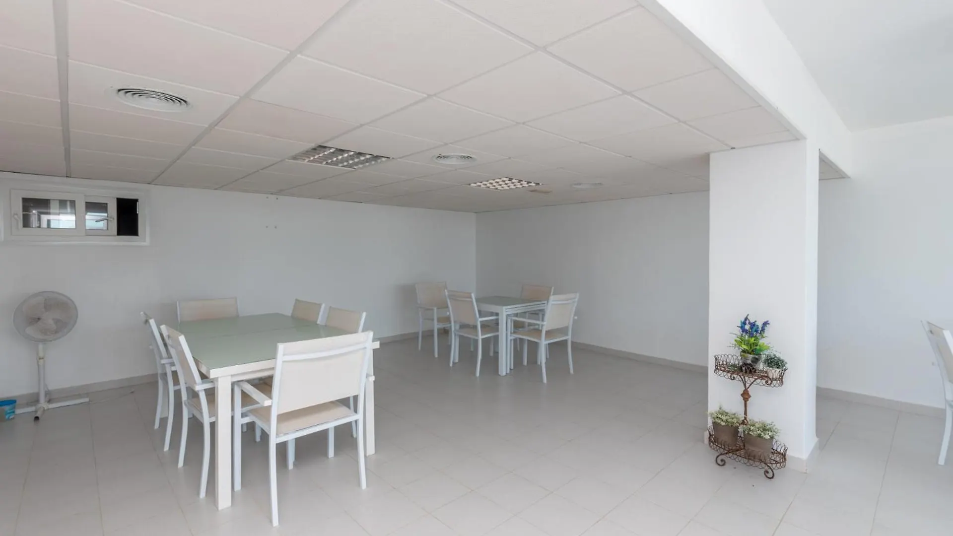 Apartment Cozy Beachfront 2Br With Terrace, Pool And Garage Sitio de Calahonda Spain