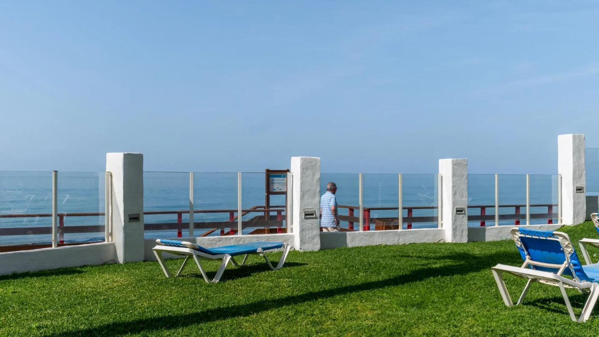 Apartment Cozy Beachfront 2Br With Terrace, Pool And Garage Sitio de Calahonda Spain