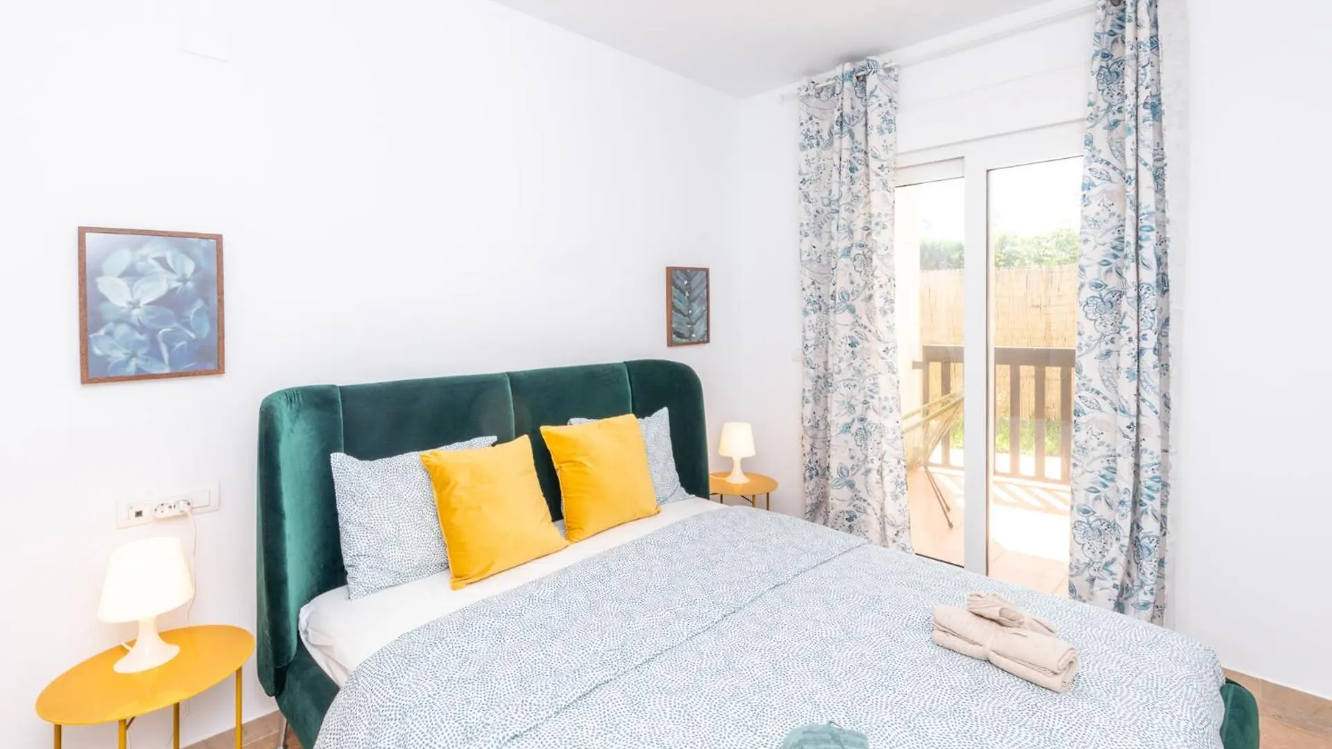 Cozy Beachfront 2Br With Terrace, Pool And Garage Sitio de Calahonda