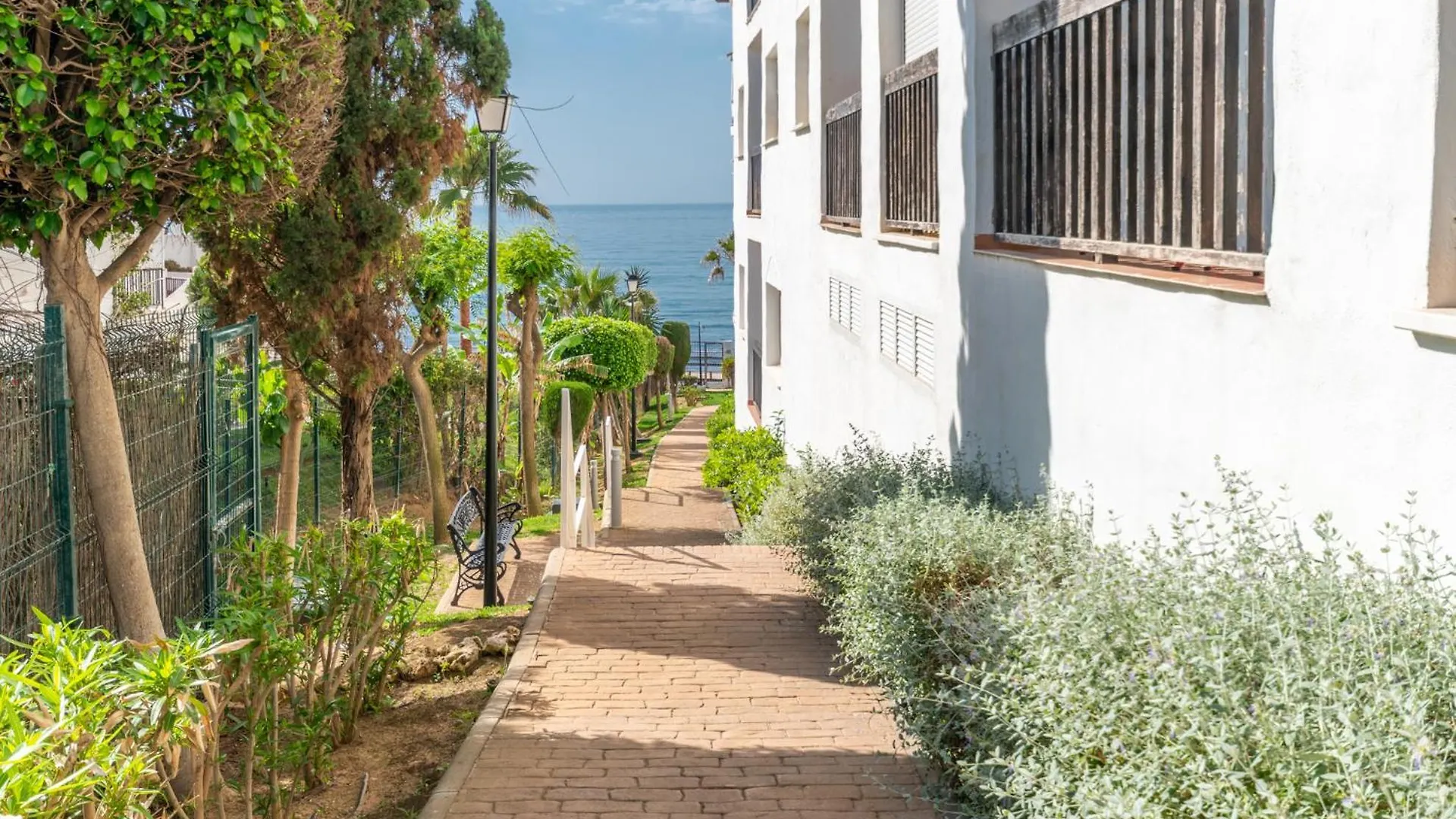 Cozy Beachfront 2Br With Terrace, Pool And Garage Sitio de Calahonda Apartment