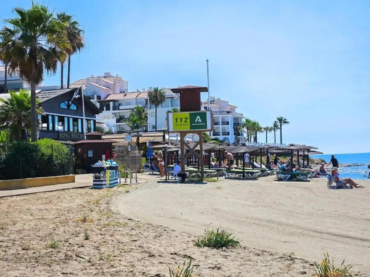 Apartment Cozy Beachfront 2Br With Terrace, Pool And Garage Sitio de Calahonda